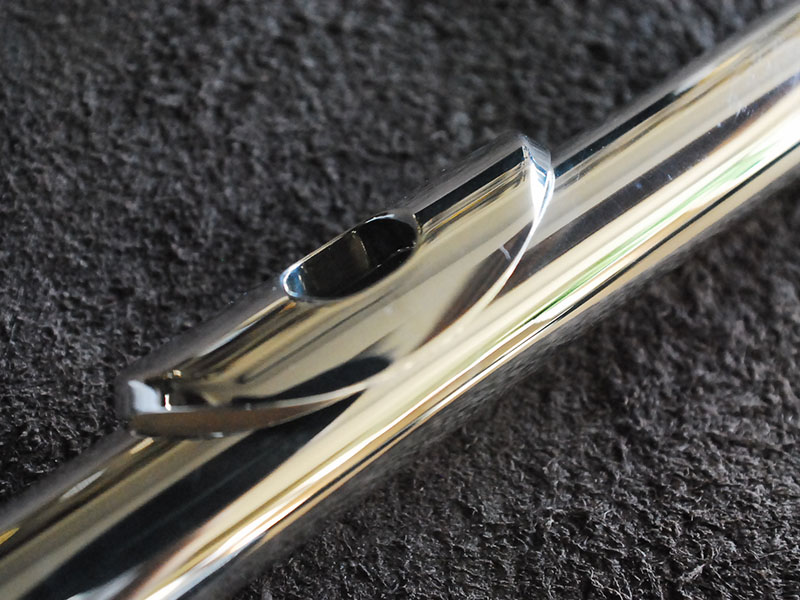 【美品】　ノーブランド品　フルート NUVO N235SF シルバー／ブラック Student Flute2.0 プラスチック